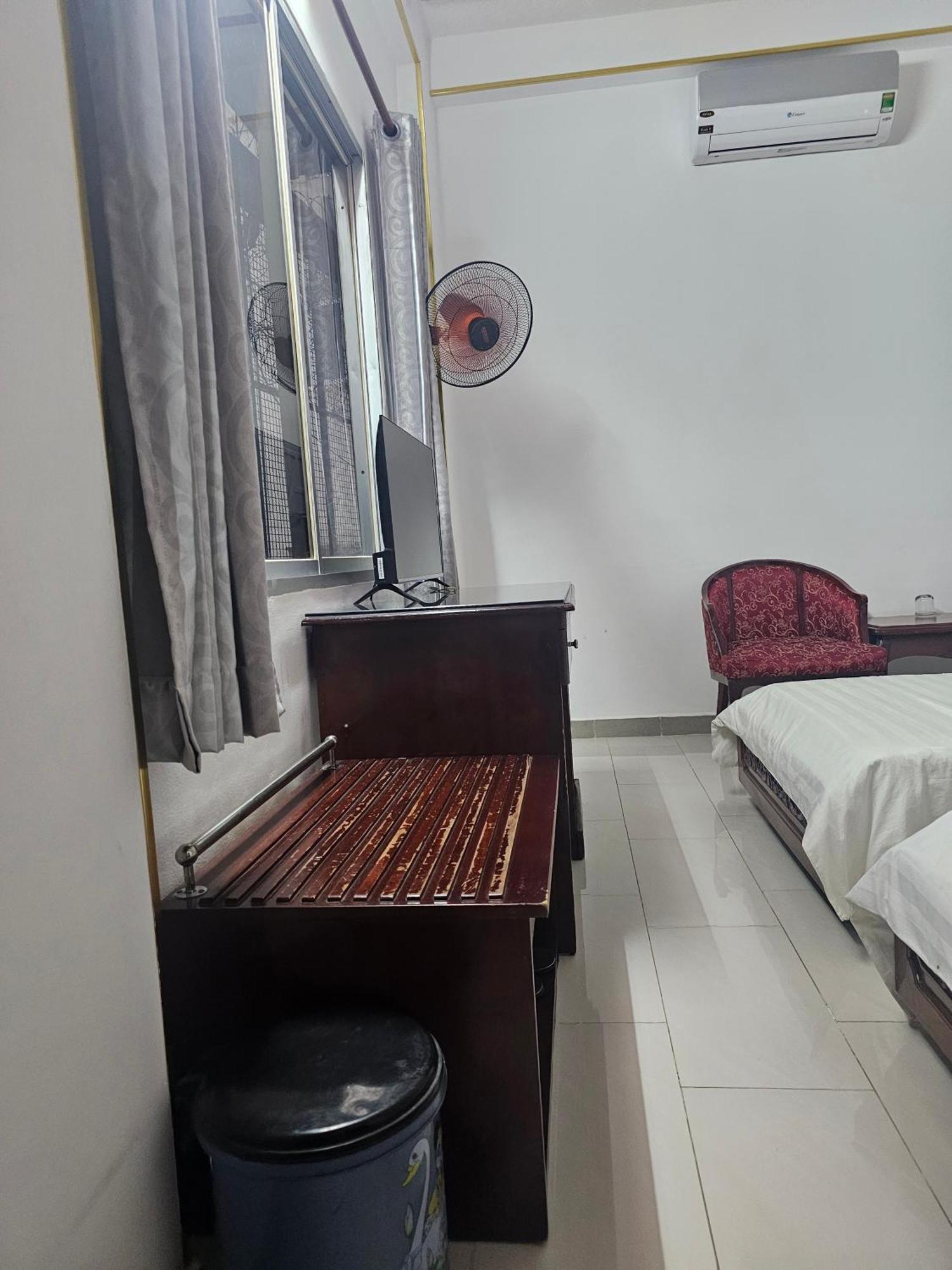 Khach San Trung Mai Hotel Ho Chi Minh-stad Buitenkant foto