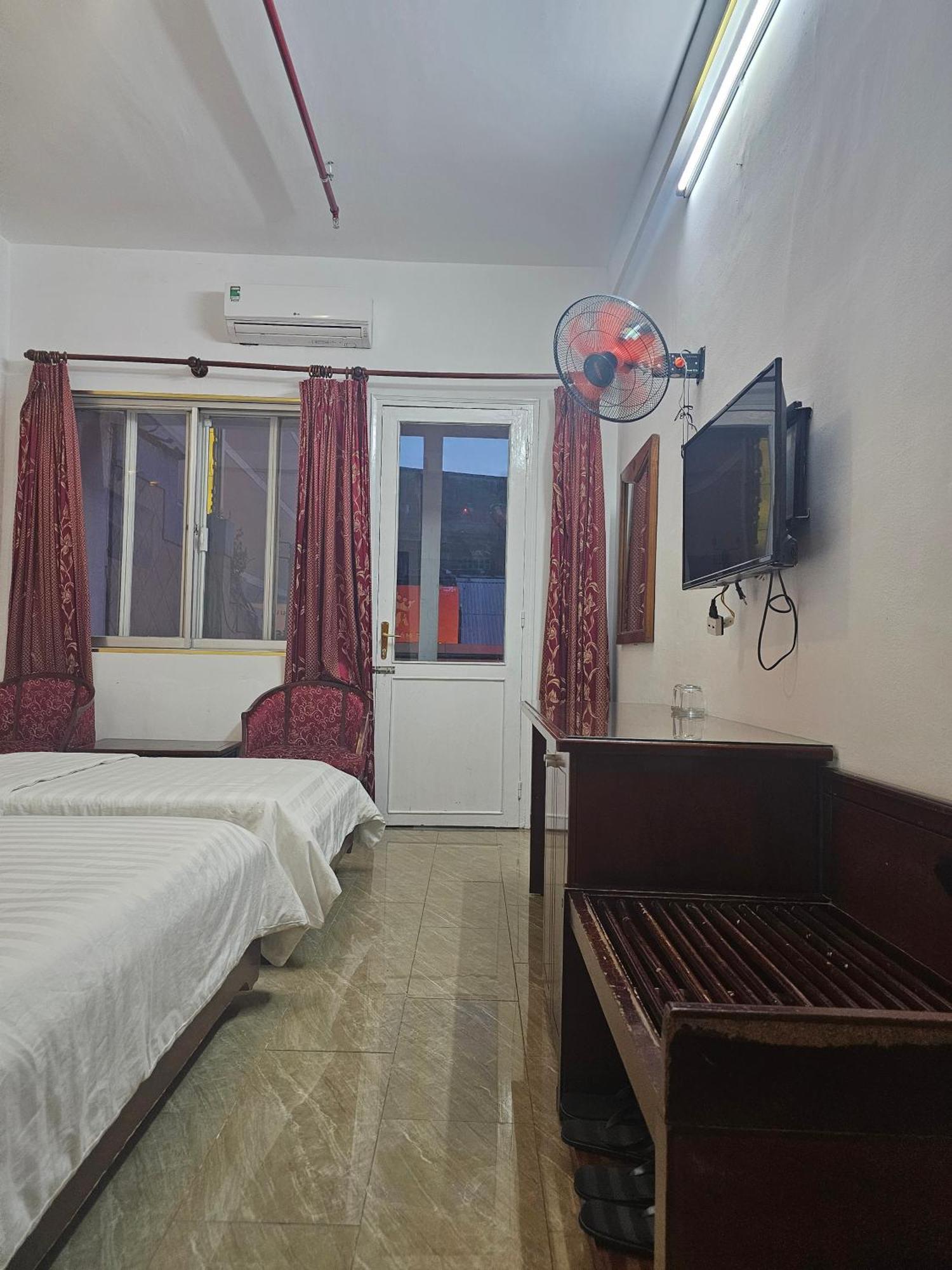 Khach San Trung Mai Hotel Ho Chi Minh-stad Buitenkant foto