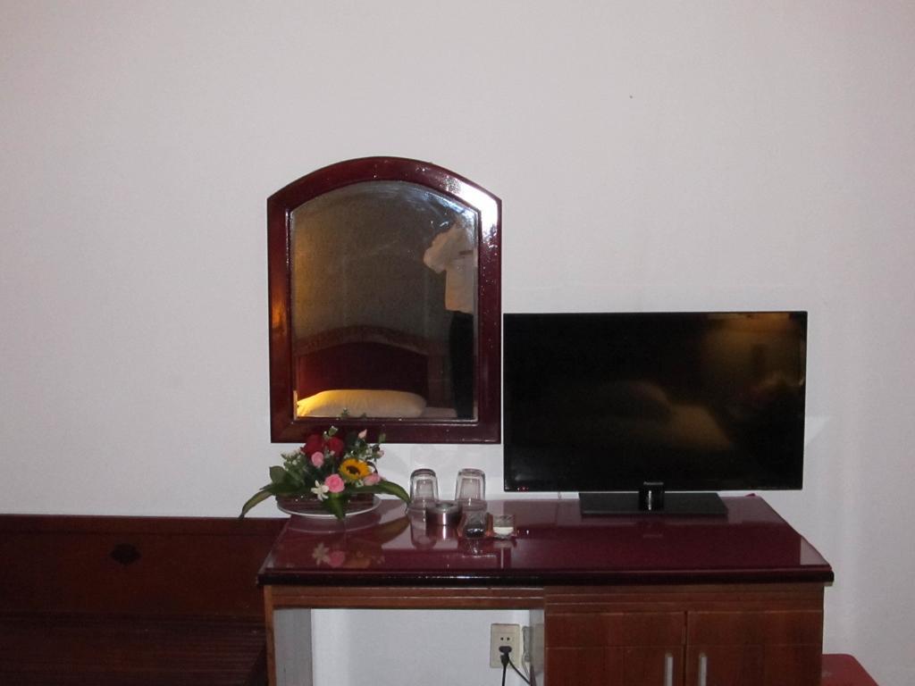 Khach San Trung Mai Hotel Ho Chi Minh-stad Kamer foto